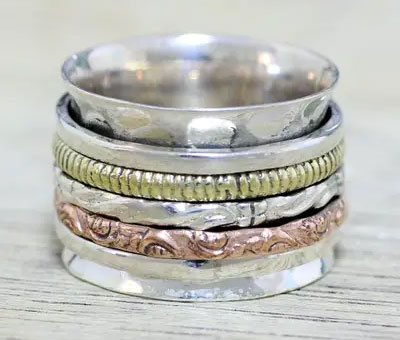 Spinning Wedding Bands: The Handy Guide Before You Buy